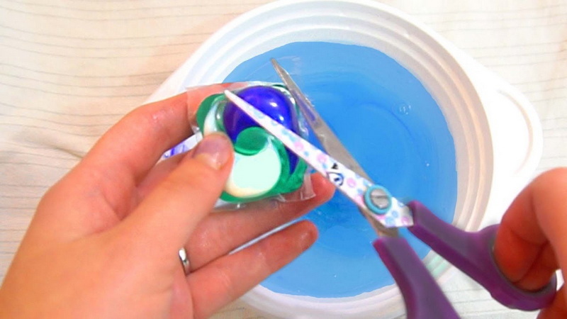 How To Make Slime with Laundry Pods How To Make Slime with Laundry Pods