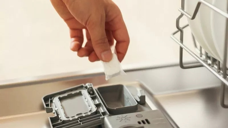 Do Dishwasher Pods Leave Microplastics on Dishes
