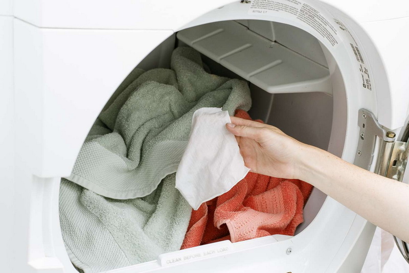 Can You Put Fabric Softener Sheets in The Washing Machine