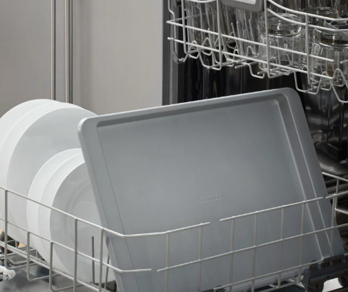 Are Metal Baking Sheets Dishwasher Safe