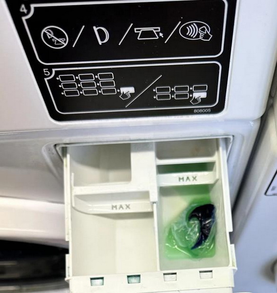 Do You Put Tide Pods in Washing Machine Tray?