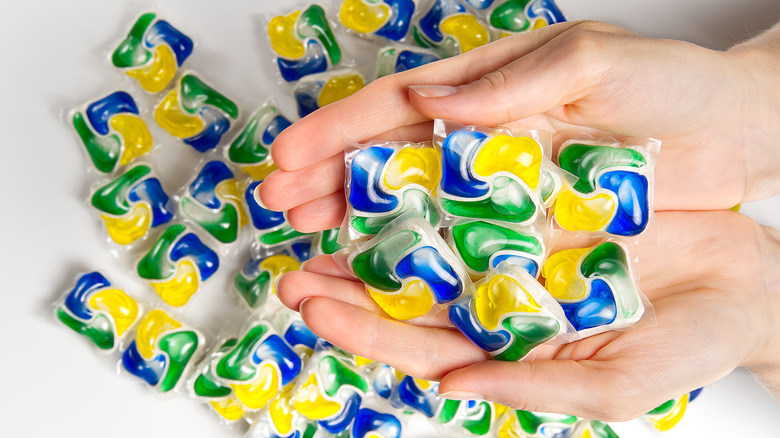 Do You Need Rinse Aid with Dishwasher Pods (2)