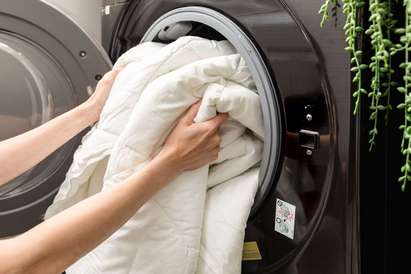 How To Wash White Bed Sheets in Washing Machine