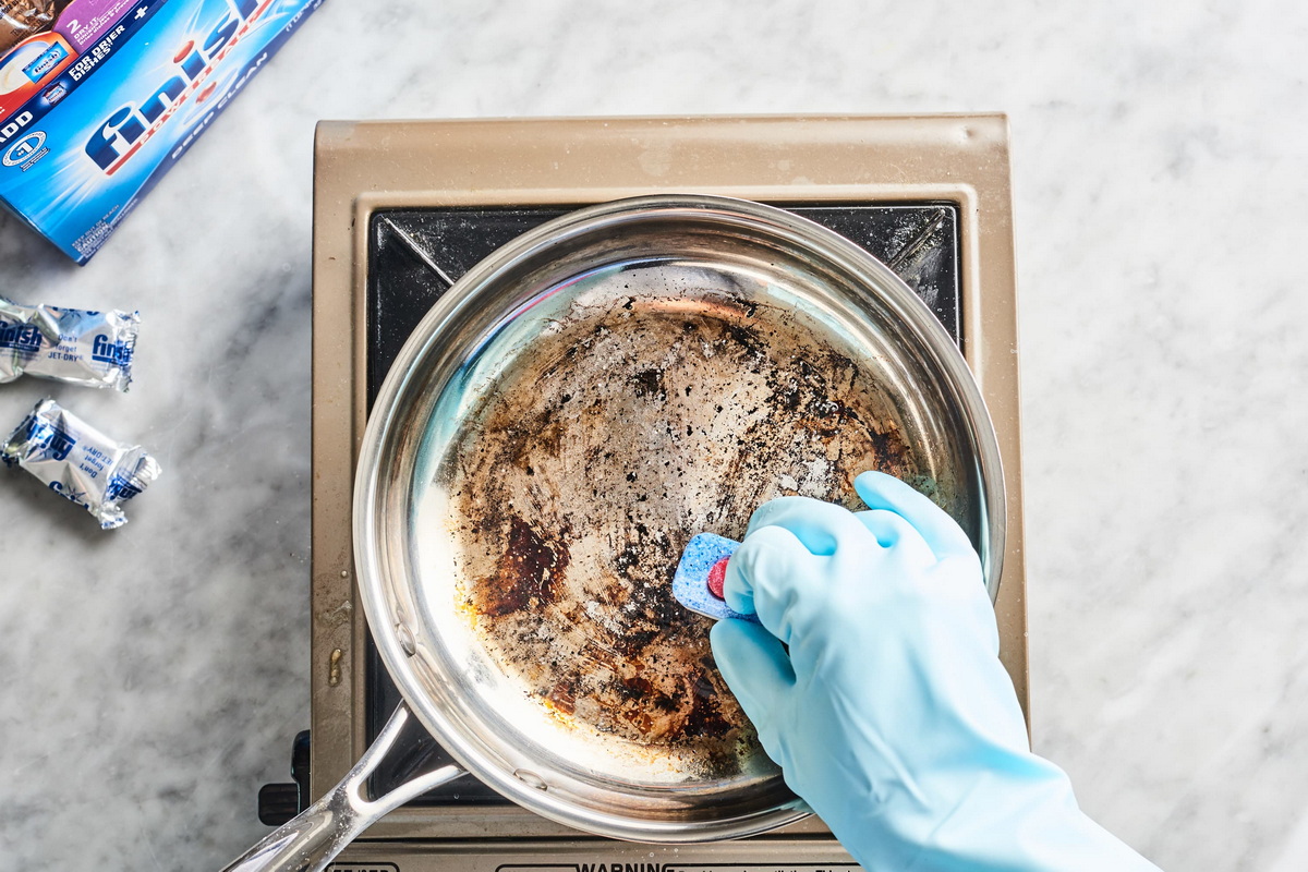 Cleaning Skills Battle Burnt Pan