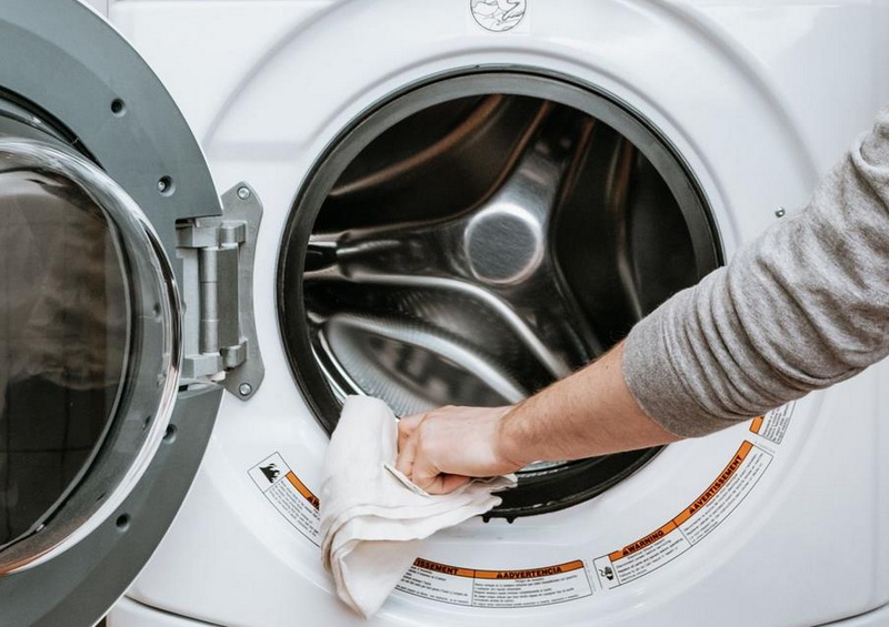 How To Clean A Washing Machine with A Dishwasher Tablet
