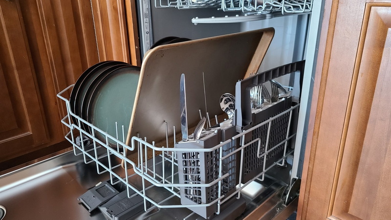 Are Baking Sheets Dishwasher Safe?